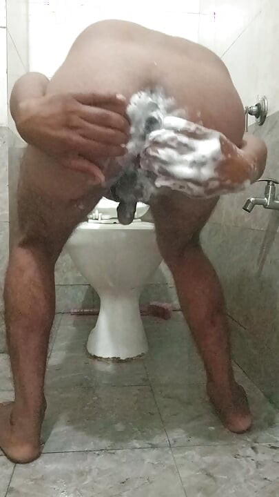 Ghaw ka desi chora muth marte pakda gaya