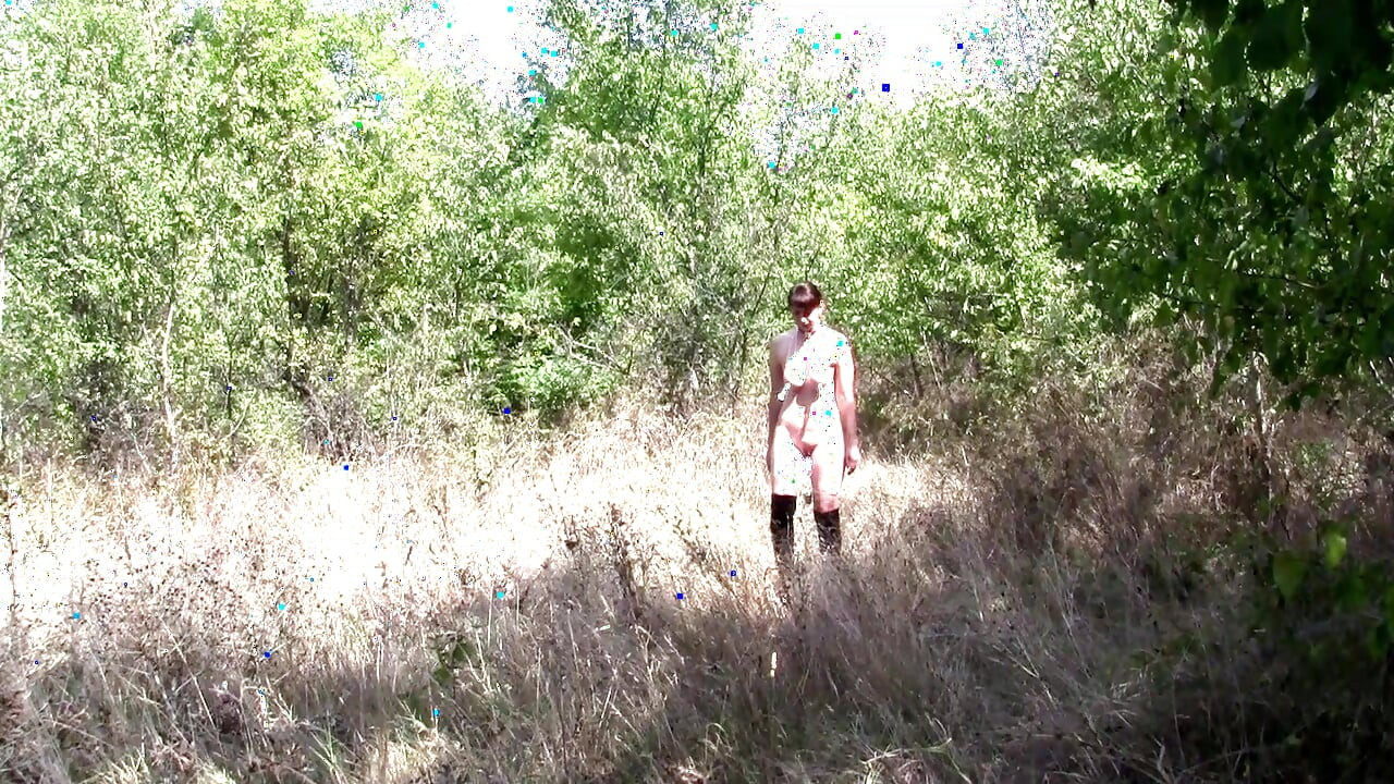 Niewolnik Tih zostaje ukarany za chodzenie nago