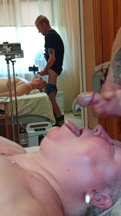 لحظة آسرة من "أقذف زبي وأمارس الجنس مع زوجة أبي في حلقها ثم أقذف في فمها"