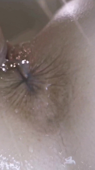 No sperm – He fills my ass with his hot piss, close-up 4K | Clip 1