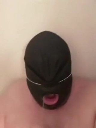 Hooded throat