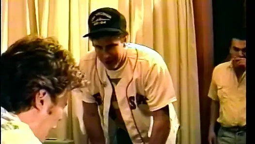 Büyüleyici esmer Lorraine Day film yıldızı olmak istiyor ve ilk oyuncu seçmelerini geçmek için her şeyi yapmaya hazır