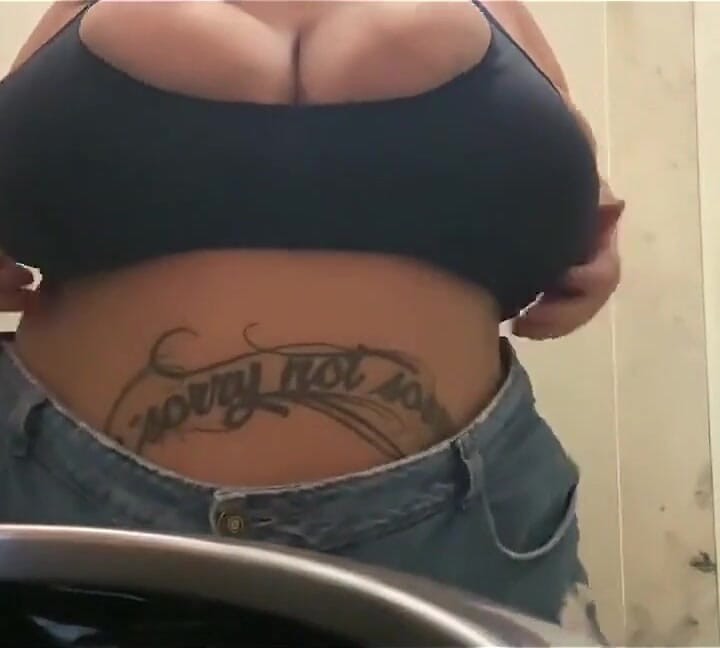 Naughty BBW Went Back to the Mall Bathroom to Plug Her Ass - Mary Jhuana
