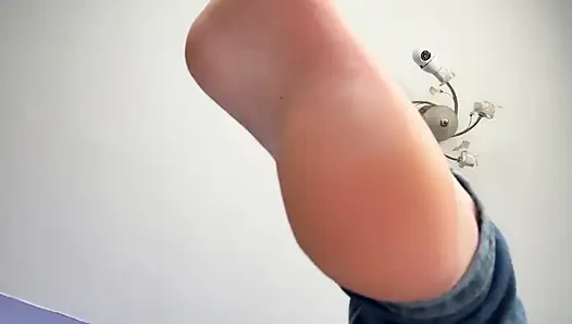 Giantess Worship Mini Useless