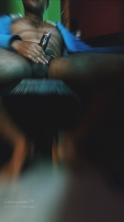 Bengalski dečko u prugastom showu