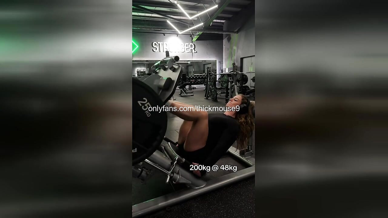 TikTok Live Gym Gangbang: 5 Strangers Breed 18yo Pussy