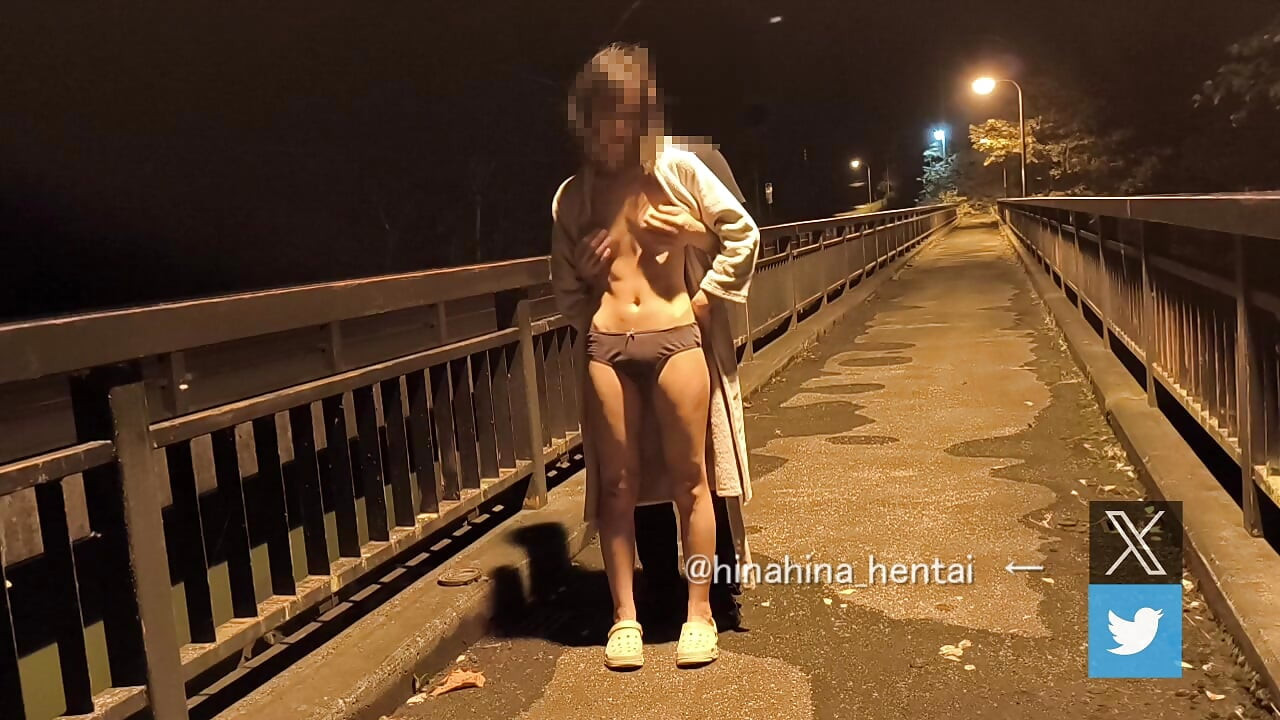 [Outdoor exposure] Exposed next to a car passing by! Embarrassing 💦 Japan/Japanese/Outdoor/Shaved/Loli/Kinky /hentai/asia/shaved