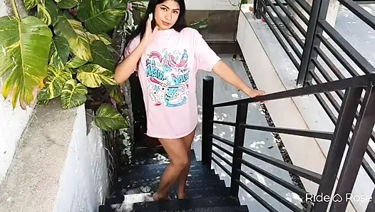 Mungil tapi dengan lekuk tubuh yang nggak ketahuan