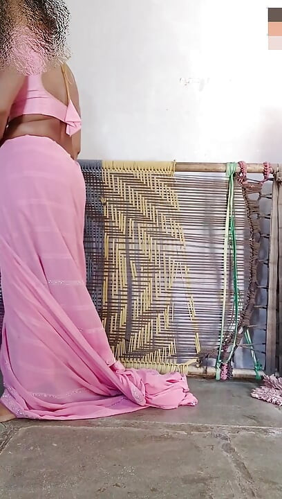 Sauteli bahan apne sagi sautele bhai ke samne Sadi pahankar utaar chut mein ungali dalkar apne sautele bhai se Gand marwane ki Chahat rakhti