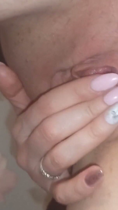 Milf masturbates pussy with beautiful fingers | Clip 3