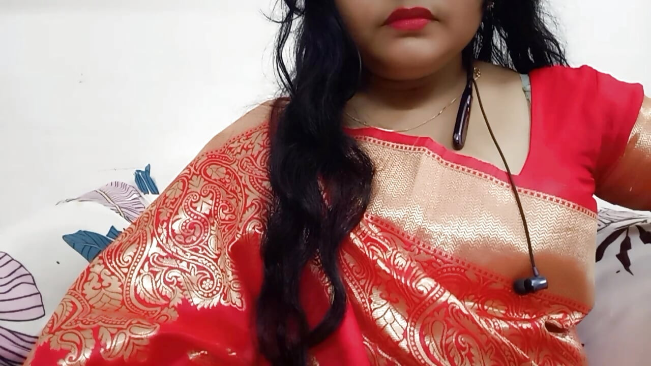 Naukar ne malkin ko nude video call karte samay pakad liya