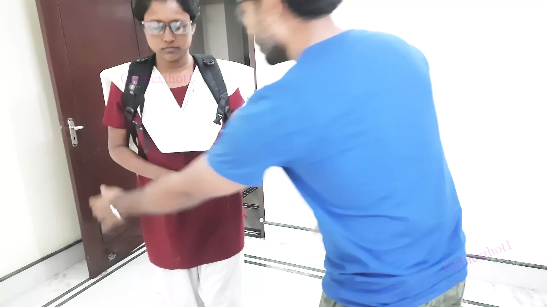 Bholi bhali school girl ko jamke choda - indiano bengalese - storia di sesso hindi