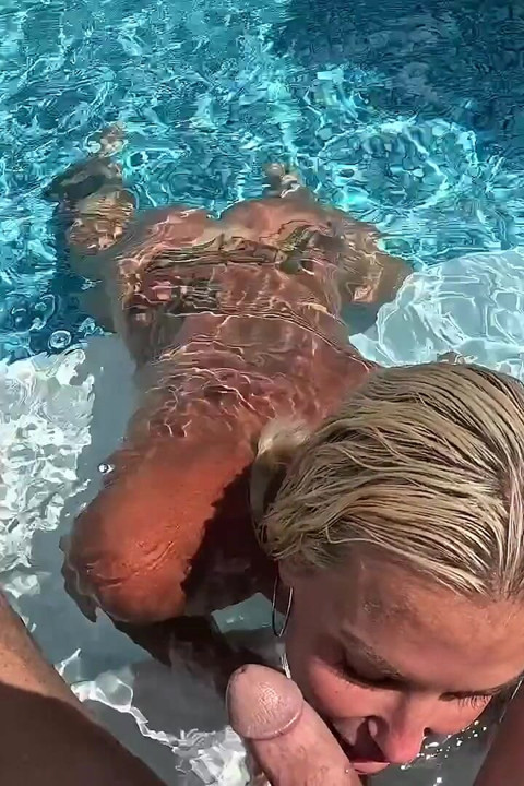 Super Hot MILF Tatiana Steele Gives Ian a POV BJ in the Pool