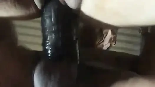 Karıma ıslak ve güzel amcığıma domalıyorum
