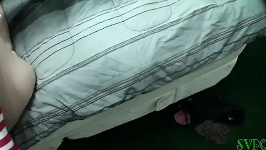 Массажирую мою молодую падчерицу, оборачиваю меня