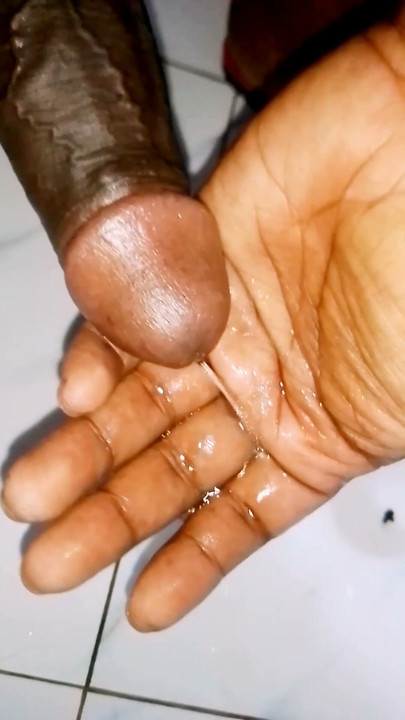 Desi hot guy pissing and moaning. Sexy pissing and jerking. | Clip 3