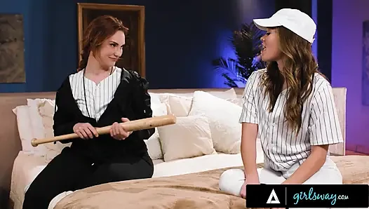 Girlsway - pelatih softball liar siri dahl membawa pemukul ke ranjang untuk seks rahasia dengan pemain katie kush