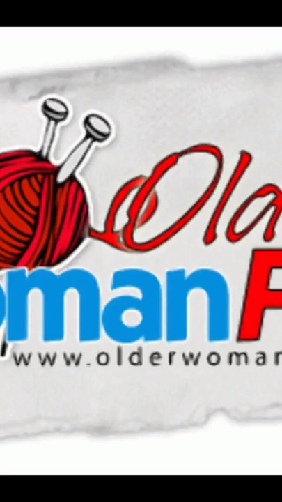 Gilf inglese Amy condivide le sue tette capezzoli duri e la sua fica volenterosa con te | Clip 2