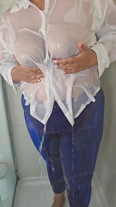 White Satin Blause Mandi