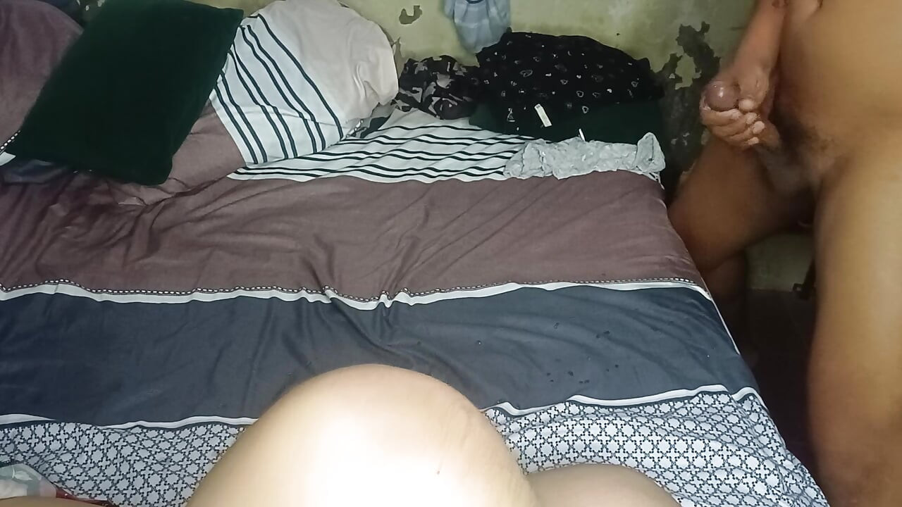 Namorado, por que você puxa meu vestido, sua namorada vai chegar a qualquer momento