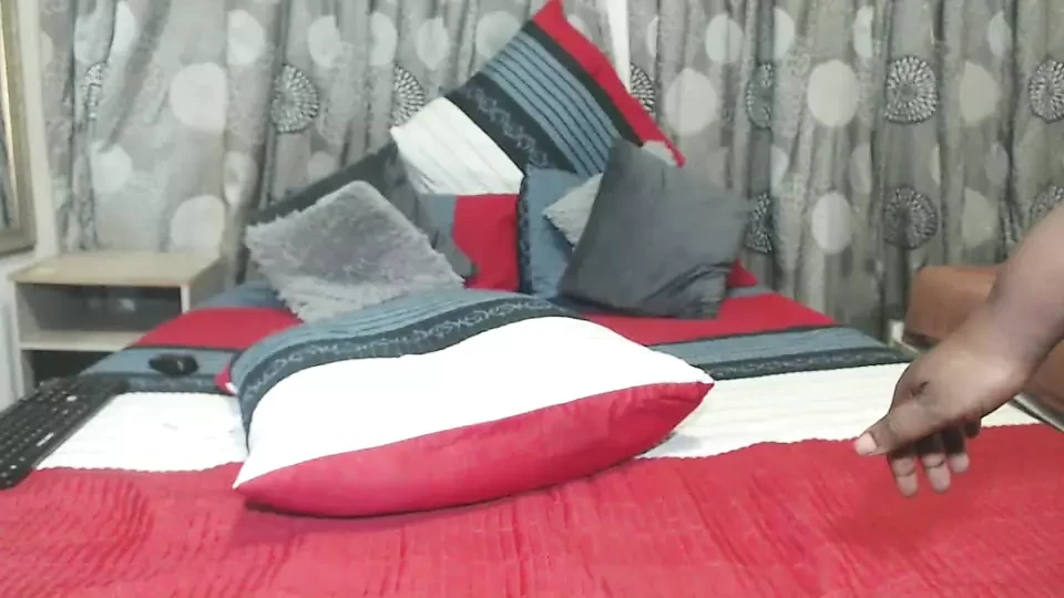 Nữ hoàng ssbbw châu Phi rên rỉ bộ ngực to nảy và vỗ mông to béo đen của cô ấy