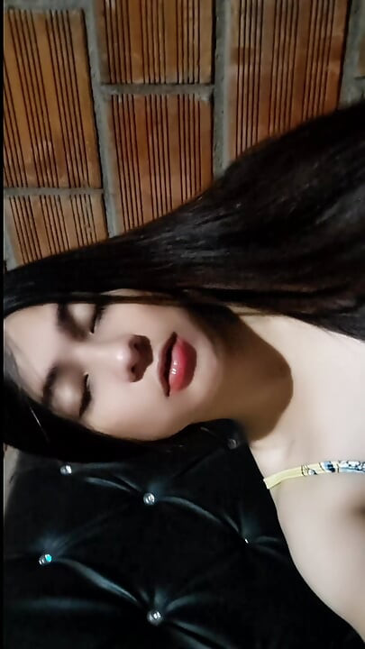 Mi padrastro me masturba deli