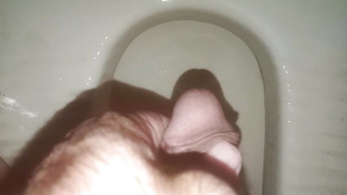 Piss in bath small dick Desi bottom masturbation