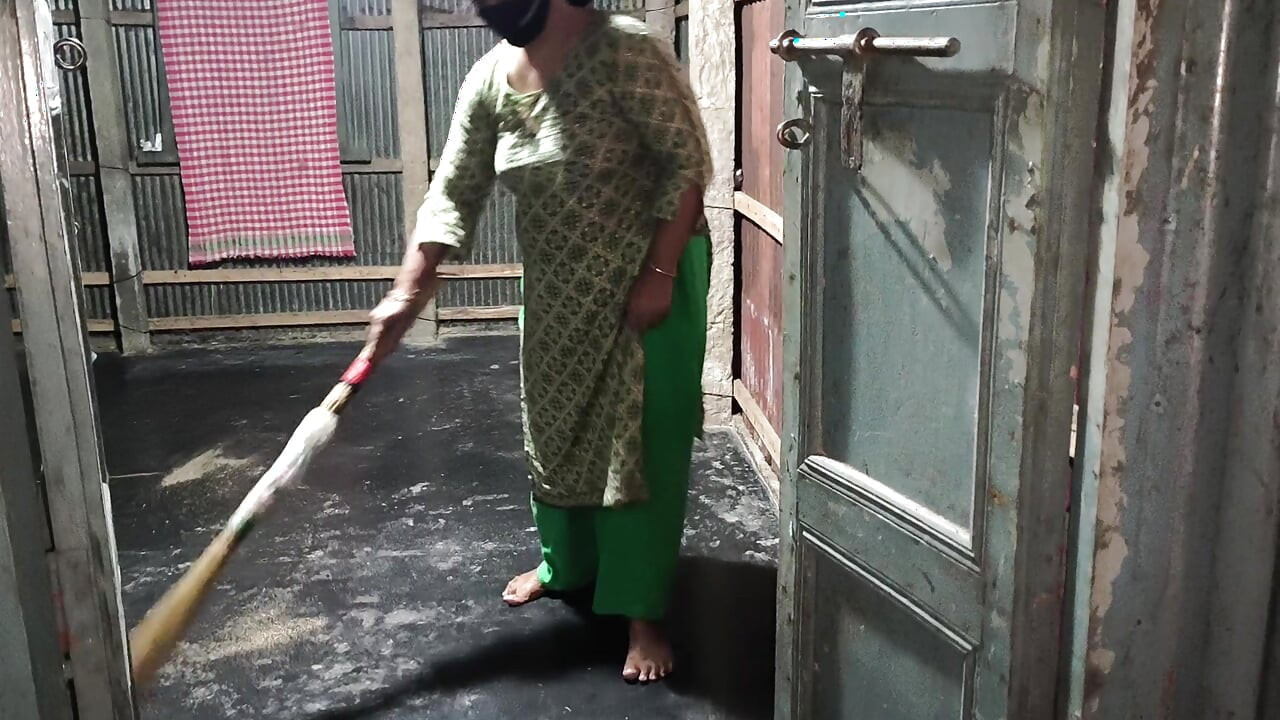 Grlio sam svoju tetku i počeo da je jebem u dupe