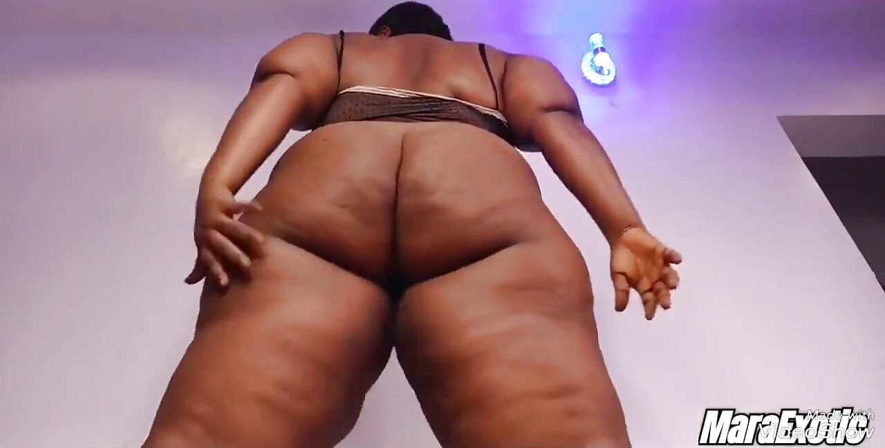 Ebenholz-MILF mit fettem hintern, solo-orgasmus | Volles video auf red - Mara Exotic