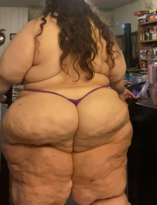 Twerking in my new thong