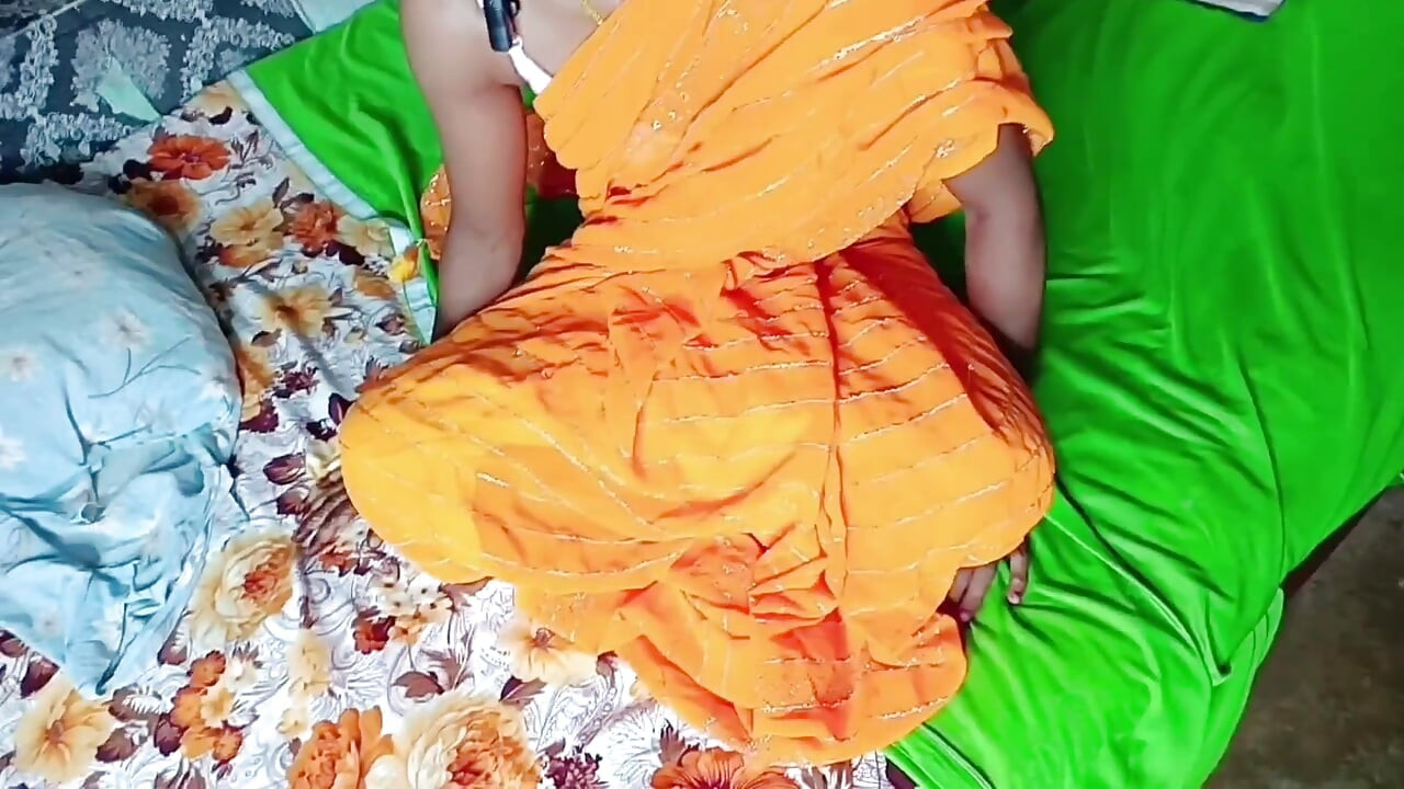 Hot Bhabhi Surprice 7 Inch Dragon Condome Fucking Small Pusssy and Enjoy with Darty Talking