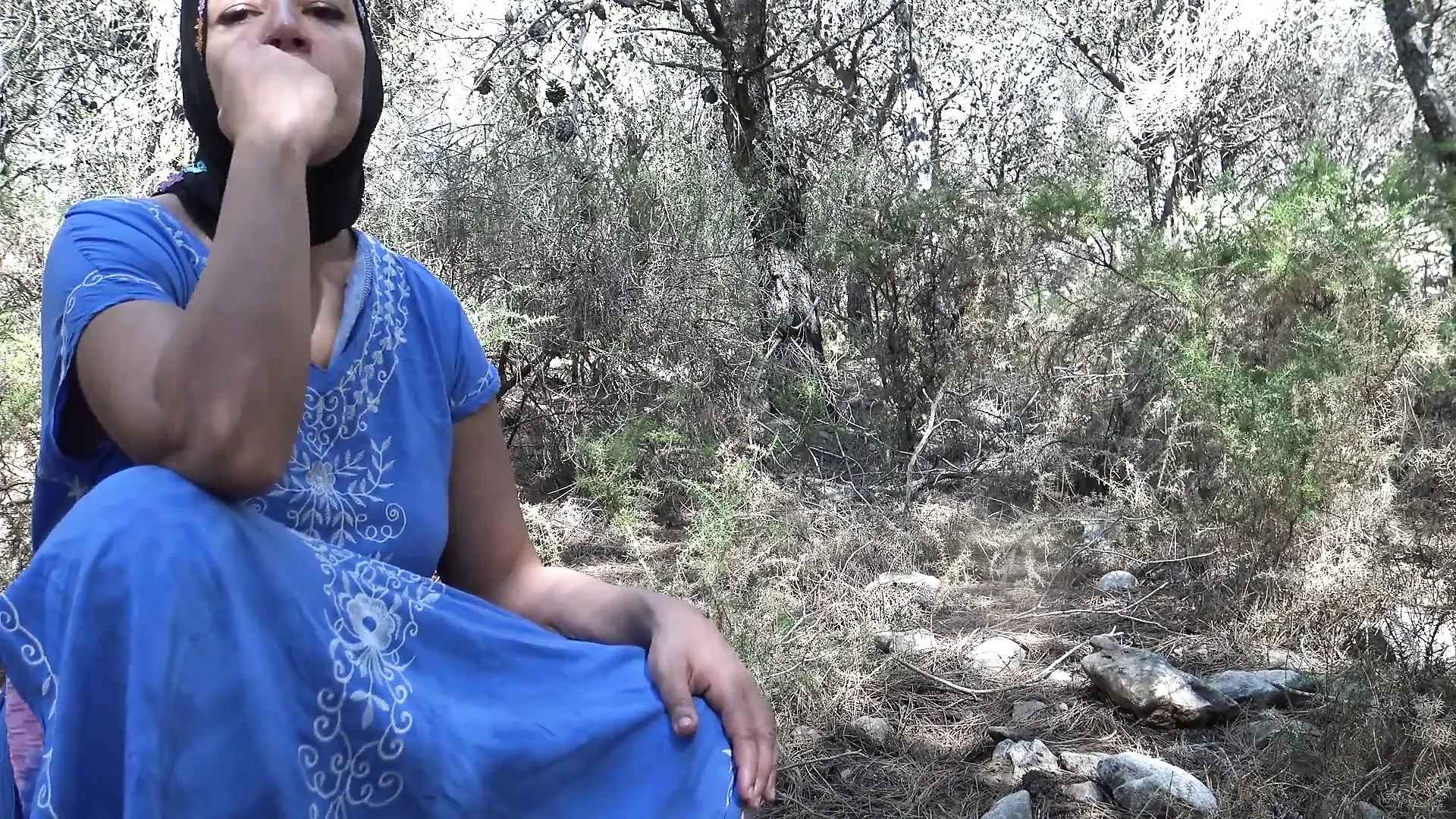 Souzan Halabi - tits,outdoor
