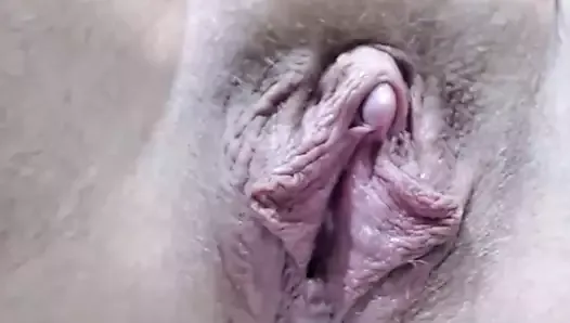 Annabelle shows us her creamy vagina ...