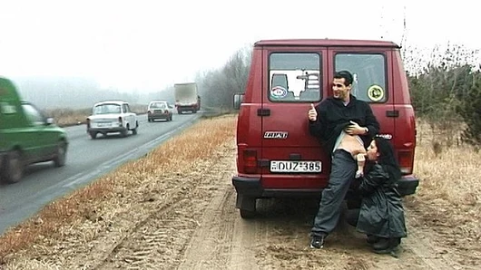 Bujna mamuśka zerżnięta na ulicy