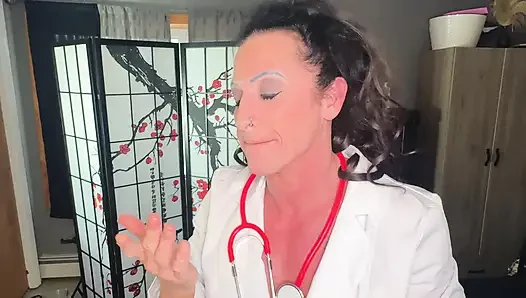 Professor Kandy verschlingt cuck-studentin