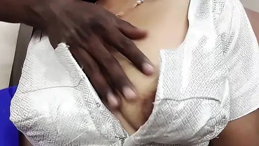 SCHÖNE ASIATISCHE DESI-STIEFSCHWESTER HARDCORE-FICKEN