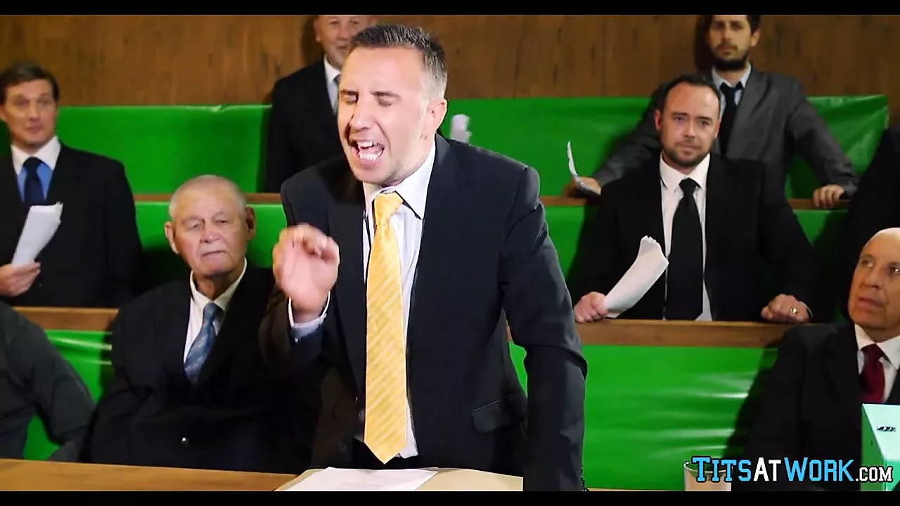 律师在法庭上做爱