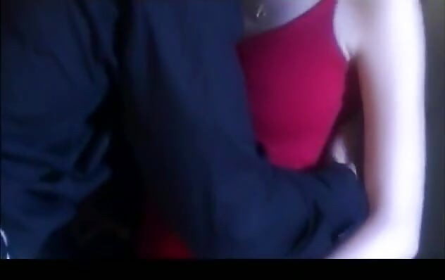 Gadis remaja sange rambut cokelat dientot habis-habisan di ranjang