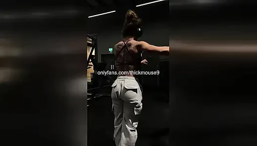 Naughty Teen’s Pussy Slip During Instagram Live Dance