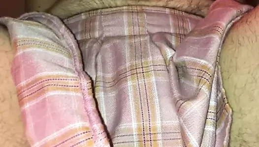 Sidik sırılsıklam külot ve bir yapay penis ... pt.2