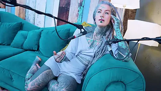 Hakkında konuşuyorum n - gerekli - asmr podcast sfw konuşuyor gotik sıska kız dreadlocks dövmeli model dövmeli kız