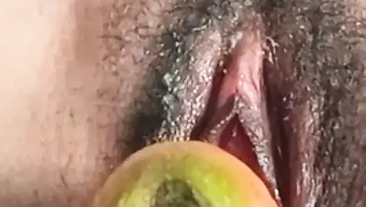 Hintli üniversiteli genç kız mastürbasyon yapıyor