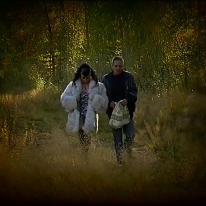 تدمير الشرج للعاهرة الشقراء من قبل طاقم العصابة الجماعية التي لا ترحم من برلين