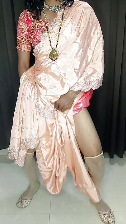 Stepmom looking so hot this saree and ass size