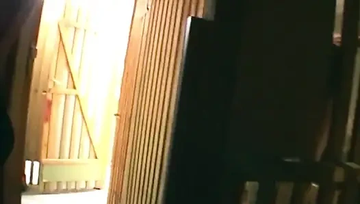 Pantat bahenol cewek nakal ini di-fisting habis-habisan sampai dicrot di dalam