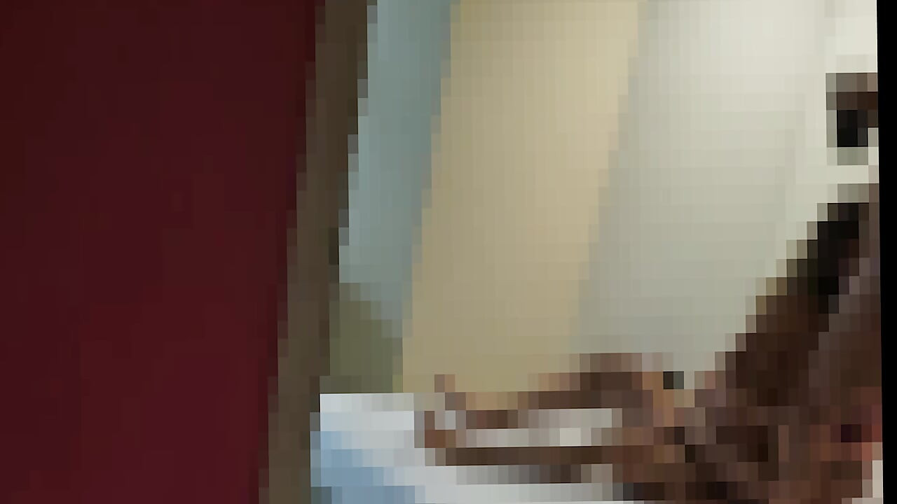 Naughty guy ate me without a condom and came on top of my pussy and made the cuckold clean