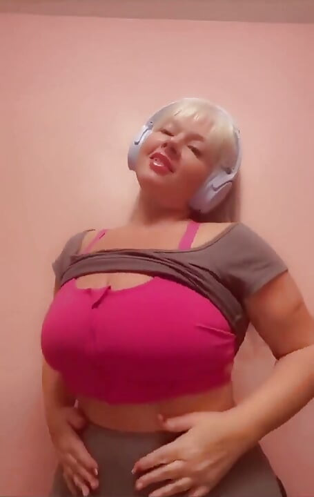 Sunday Sillies e Let's Dance!