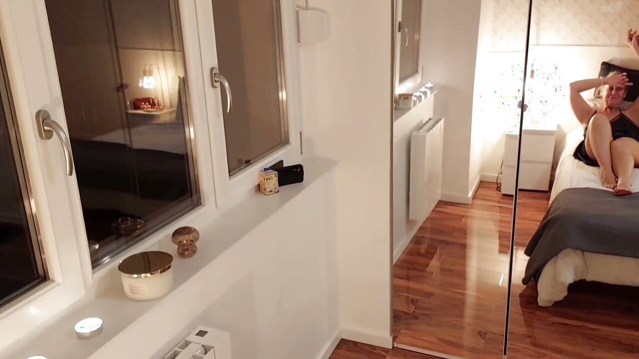 Femme Mature Blonde Amateur Apprécie Le Sexe Après Une Promenade