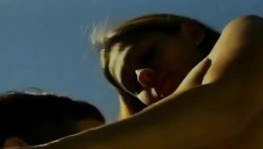 Harika esmer hatun havuz başında yarağa biniyor