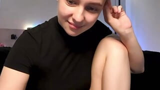 Cumming while fucking tinny pussy
